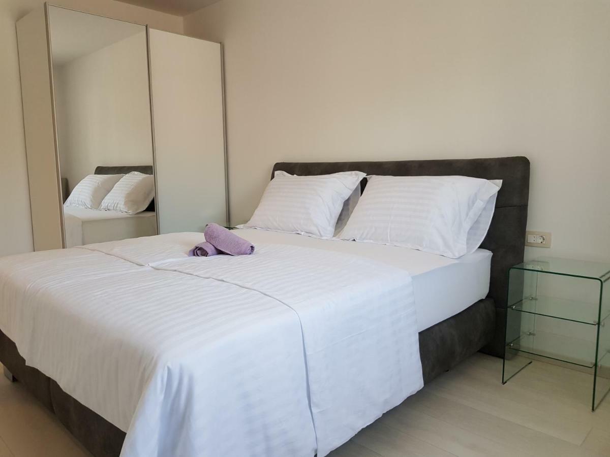 Apartmani Marella Donji Seget Buitenkant foto