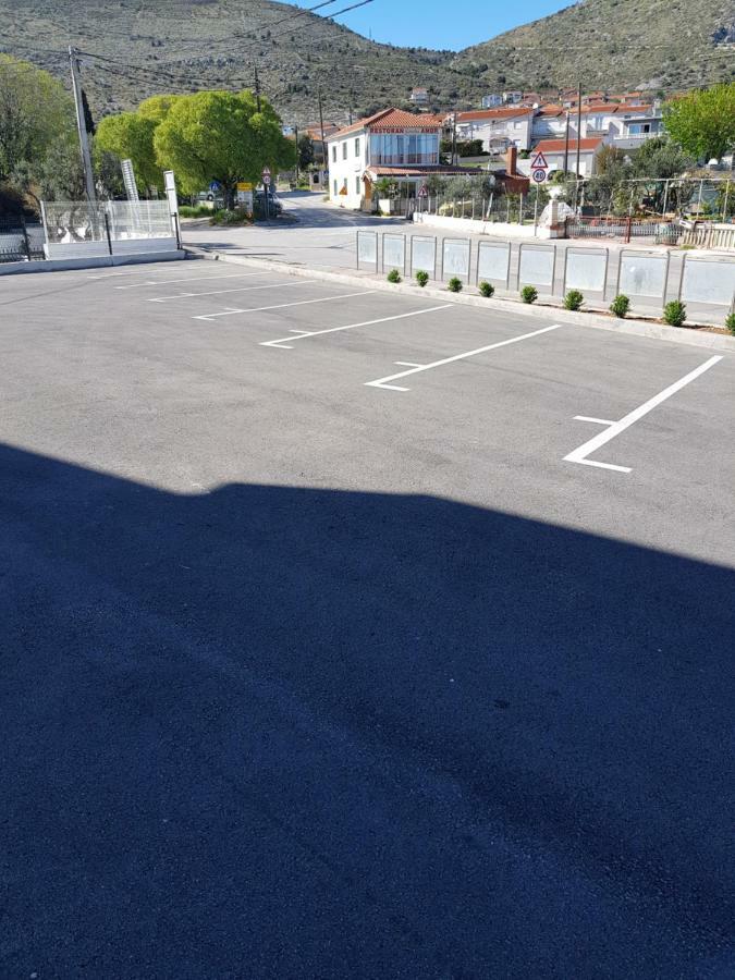 Apartmani Marella Donji Seget Buitenkant foto